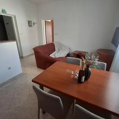 Arupinum Apartment *